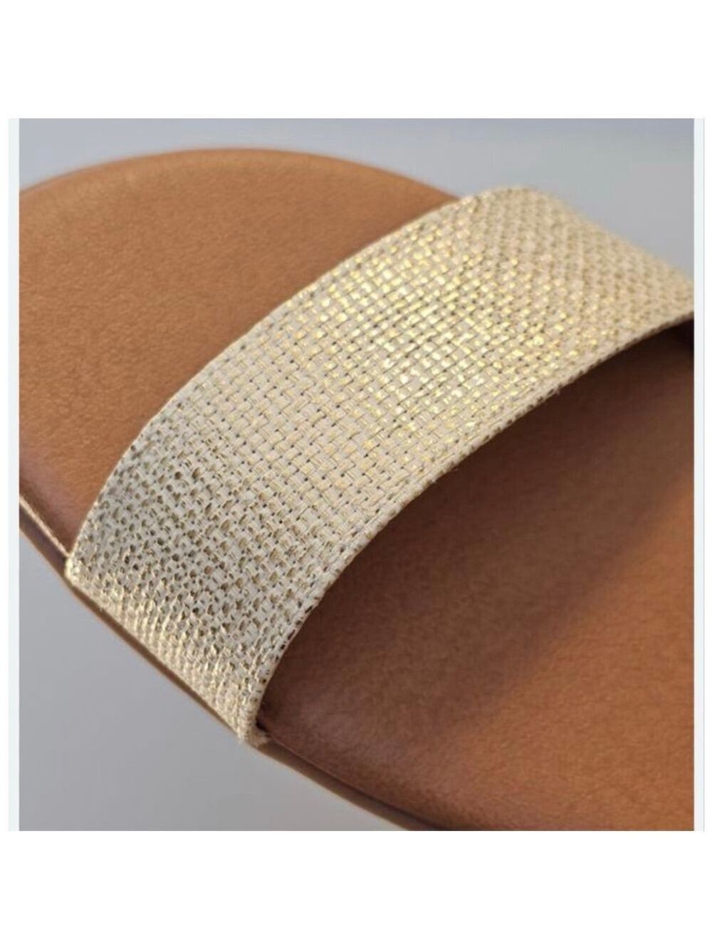NWT André Assous Nabila Flat Sandals in Gold 7.5